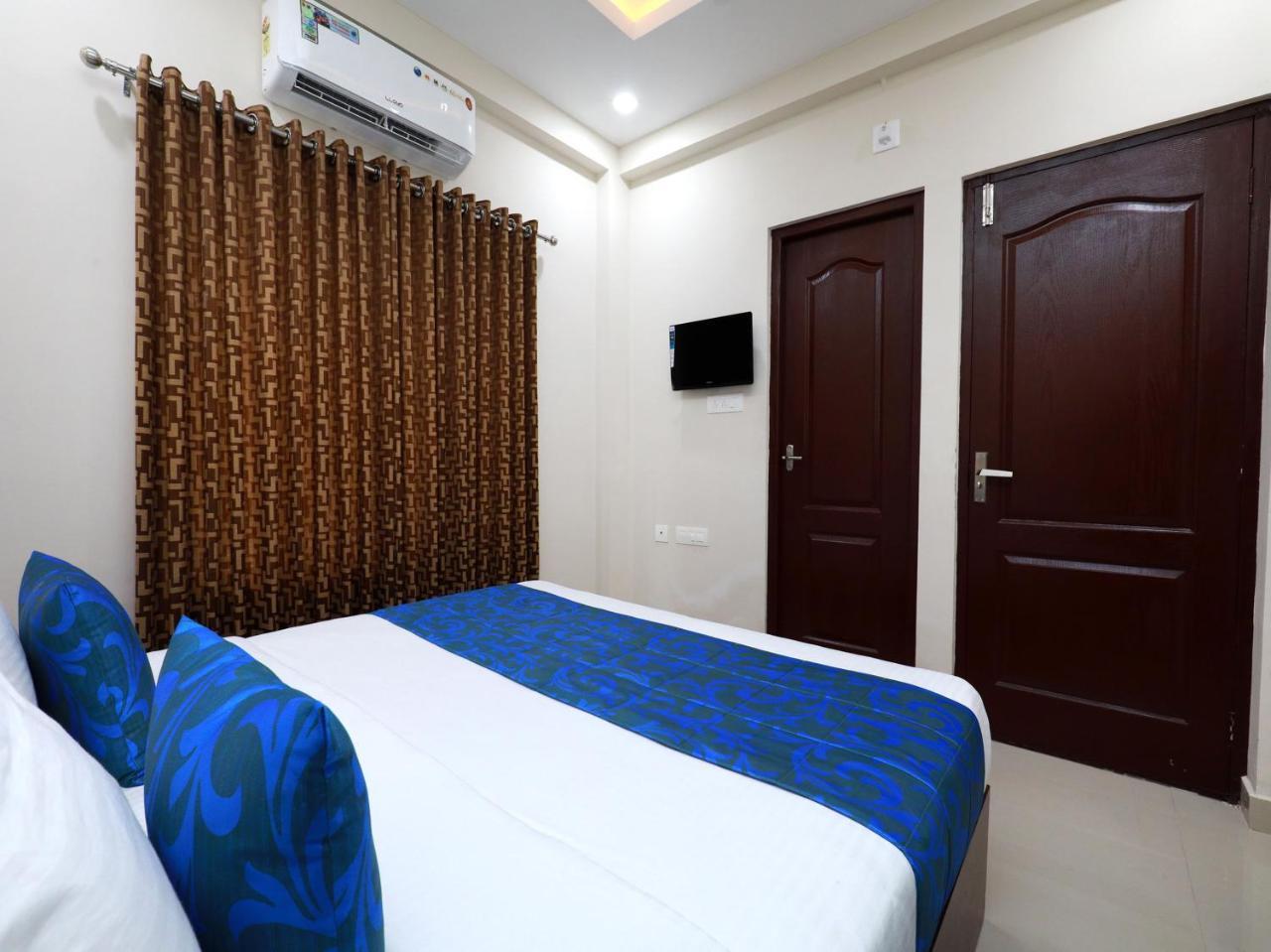 Oyo 6728 Almas Residency Hotel Kochi Exterior photo